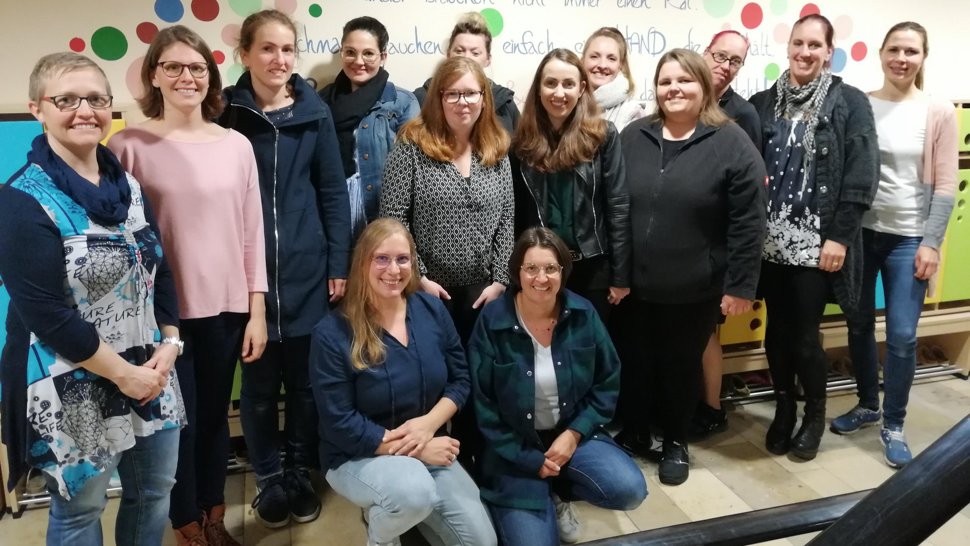 Elternbeirat der Kita Mitglieder des Elternbeirates: Yasmin Gerstmeier, Manuela Stelzle, Elvria Weiß, Melanie Deibler, Natalie Leberle, Sarah Vogelsang, Anna-Maria Eberle, Stefanie Halbedel, Stefanie Fischer, Anja Teichmann, Patricia Zolnhofer, Anita Preußcher, Sabrina Sabatini, Martina Felber. Es fehlt: Verena Baierle